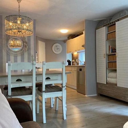Luxe Chalet Met Prachtig Terras Op De Veluwe , Veel Privacy Хундерло Екстериор снимка