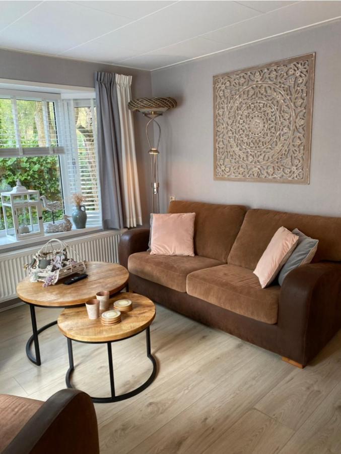 Luxe Chalet Met Prachtig Terras Op De Veluwe , Veel Privacy Хундерло Екстериор снимка
