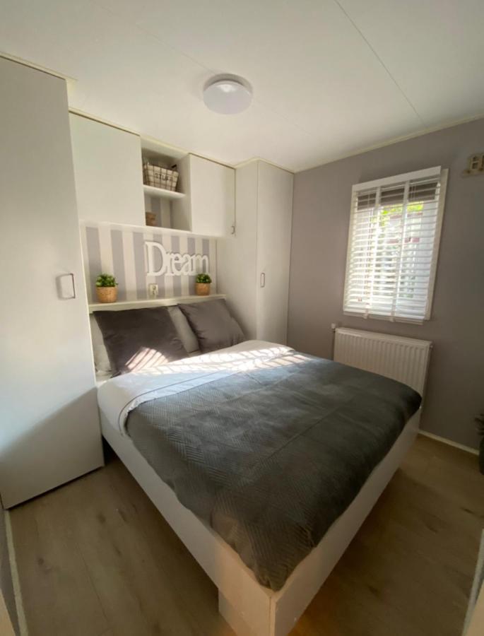 Luxe Chalet Met Prachtig Terras Op De Veluwe , Veel Privacy Хундерло Екстериор снимка